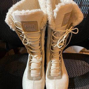 Helly Hansen White Snowboots- size 8